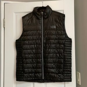 Men’s North Face Vest 550 new